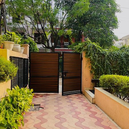 Bedchambers Serviced Apartments, Sector 40 Gurgaon Exterior photo